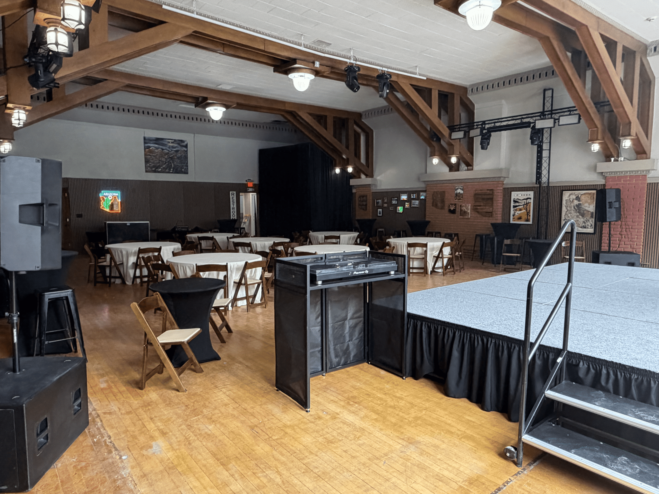 Arizona Room — main hall view
